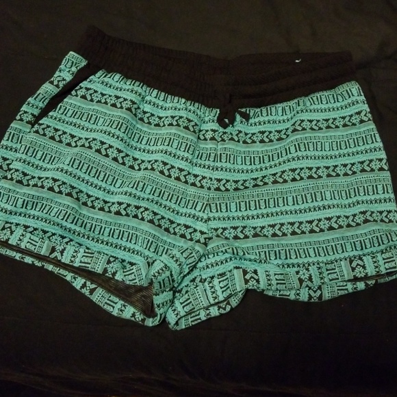Maurices Pants - Maurice's printed shorts